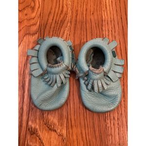 Freshly Picked Moccasins size 2 teal play